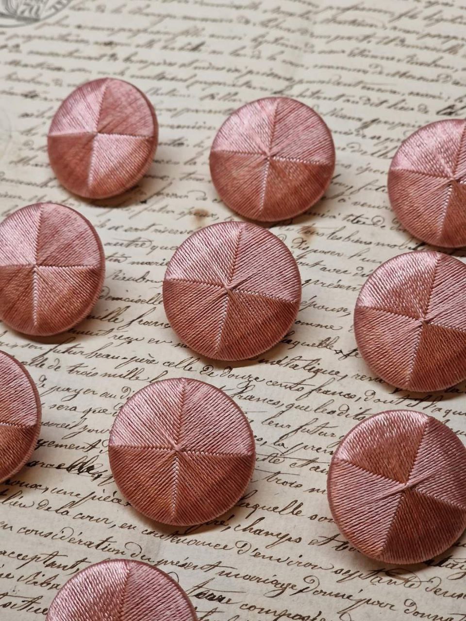 Ready To Ship - Set of 10 Death's Head Buttons in Size 25mm