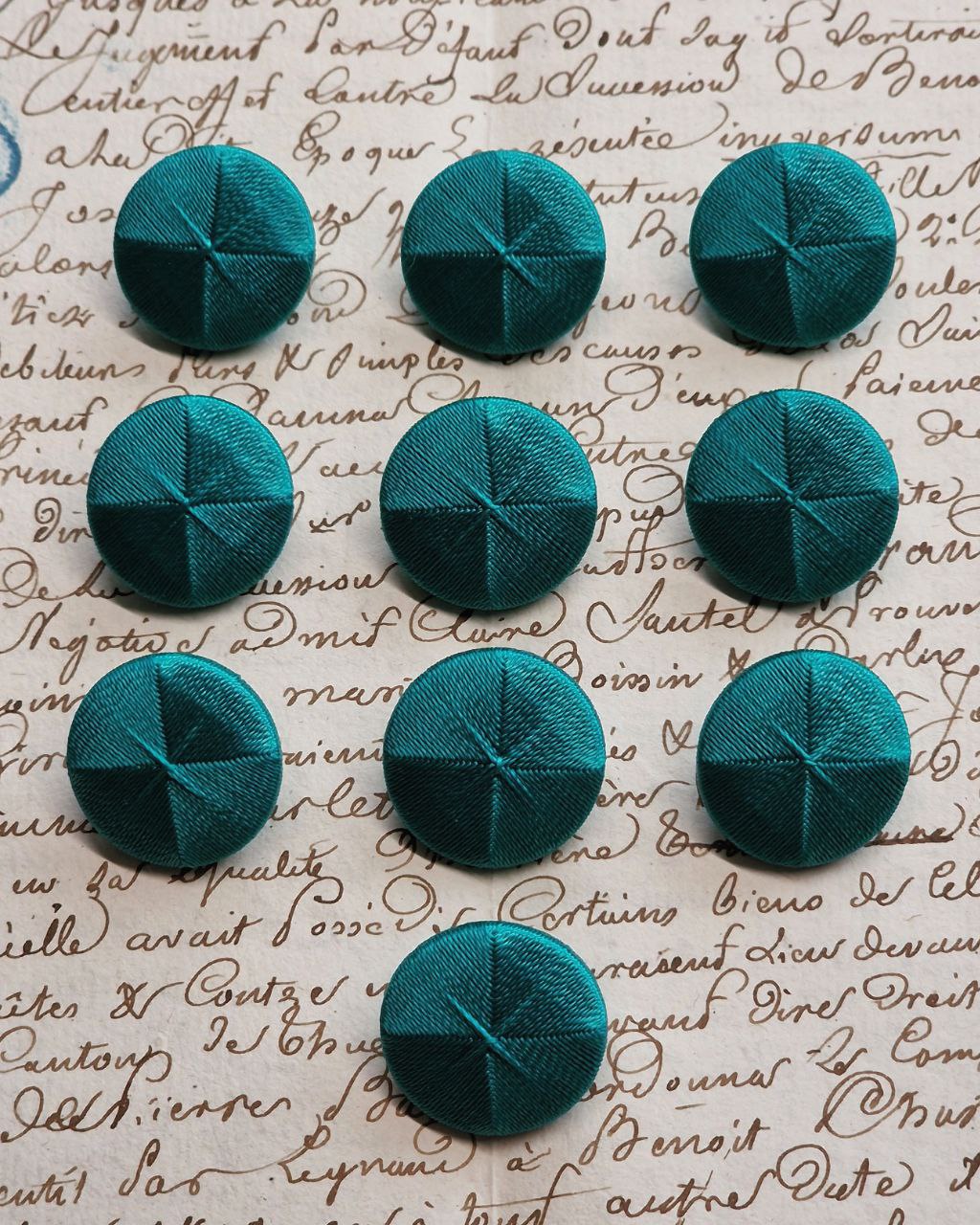 Ready To Ship - Set of 10 Death's Head Buttons in Size 20mm